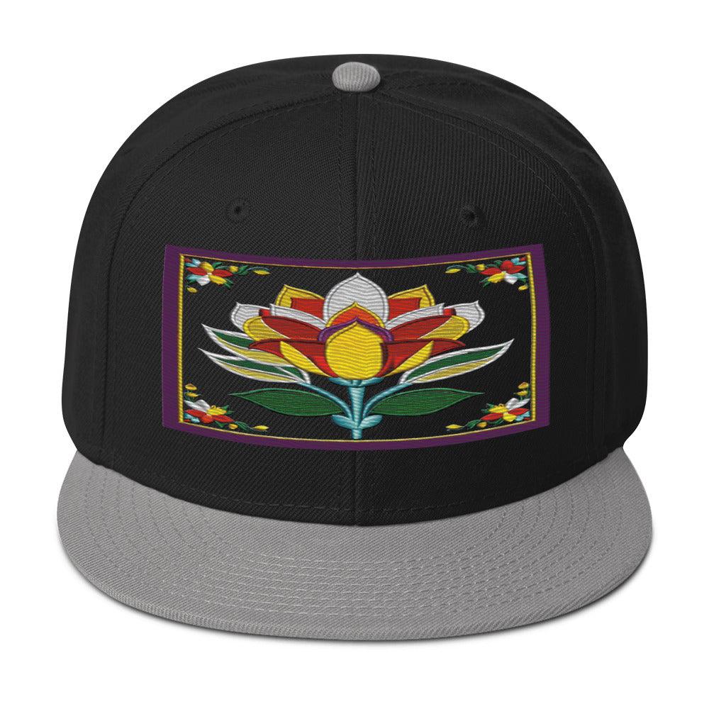 Flower Power: Stand Out with the Realistic Flower Altarpiece Snapback Hat - Dhalfashionistt