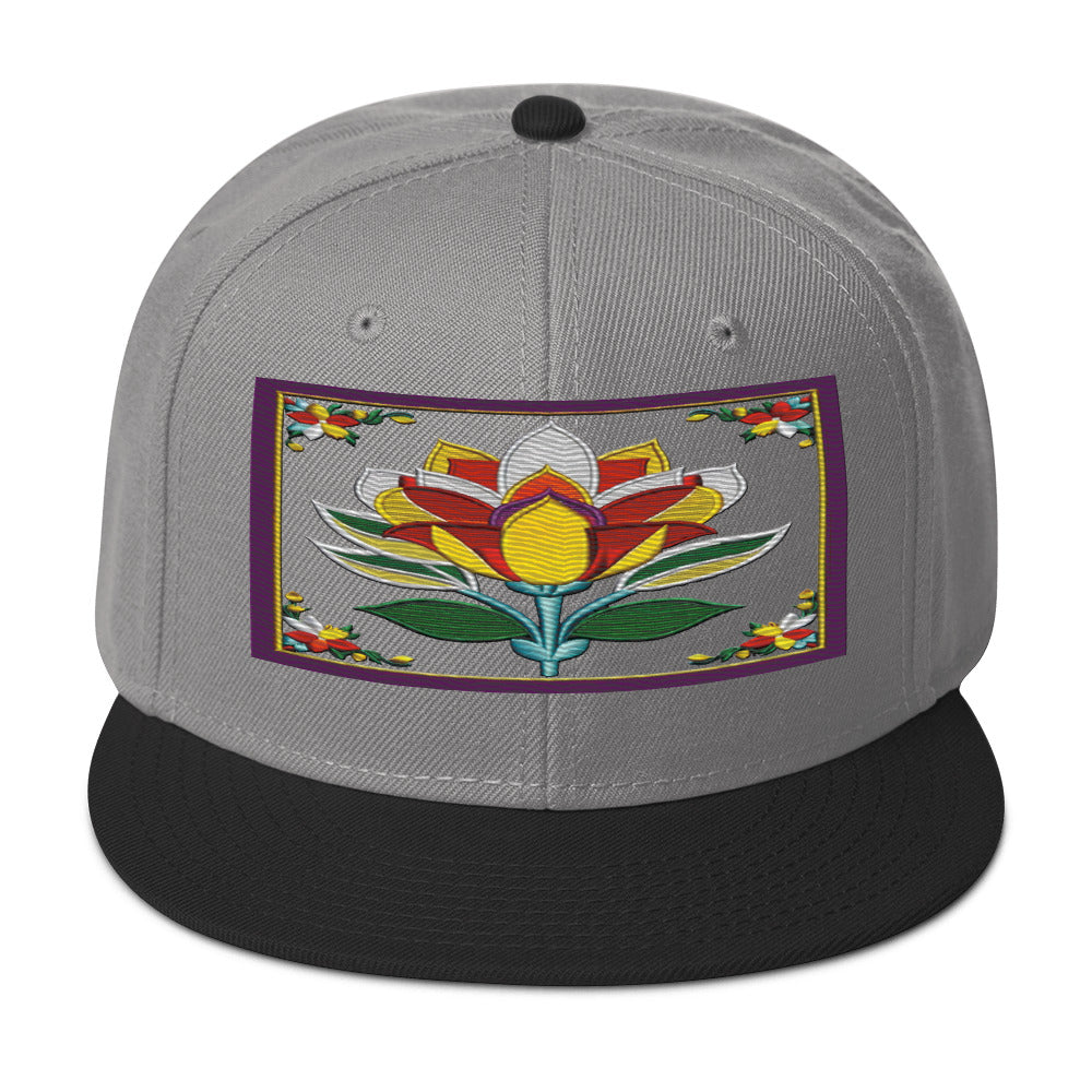 Flower Power: Stand Out with the Realistic Flower Altarpiece Snapback Hat - Dhalfashionistt