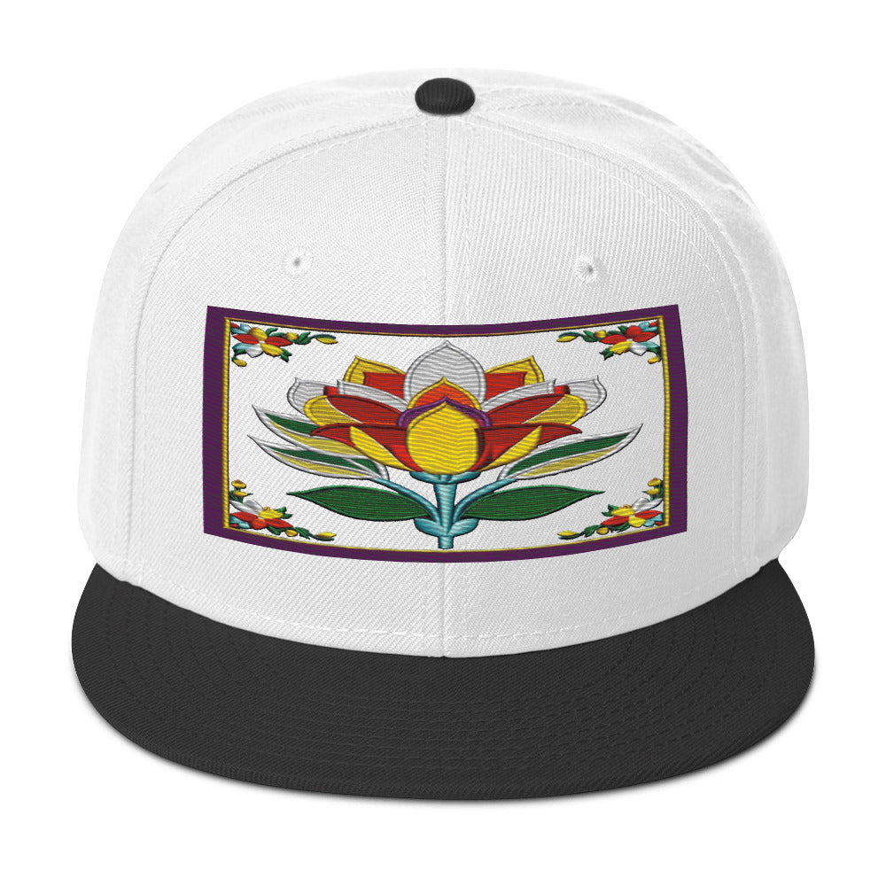 Flower Power: Stand Out with the Realistic Flower Altarpiece Snapback Hat - Dhalfashionistt