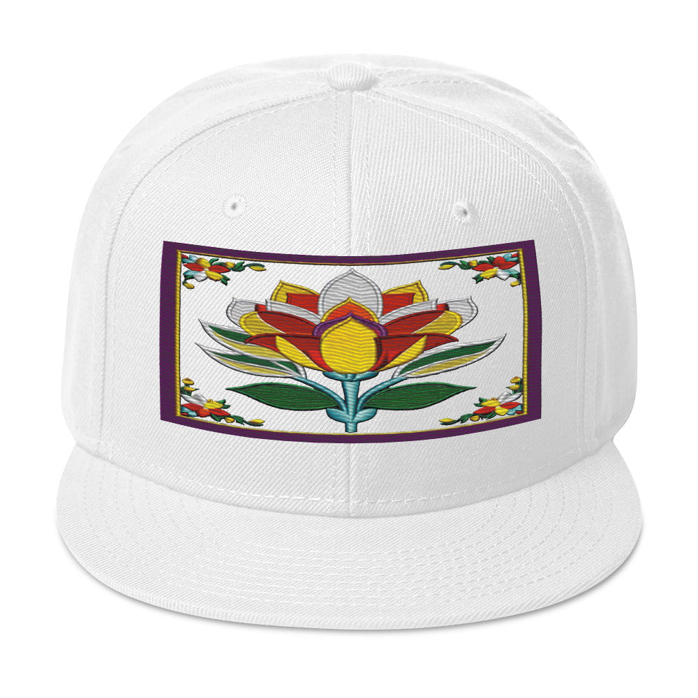 Flower Power: Stand Out with the Realistic Flower Altarpiece Snapback Hat - Dhalfashionistt