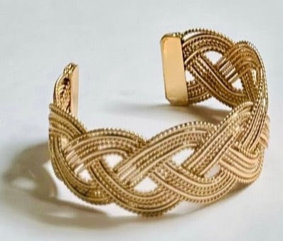 Gold Large Metal Twist Cuff | Fashion Jewelry For Special Events - Dhalfashionistt